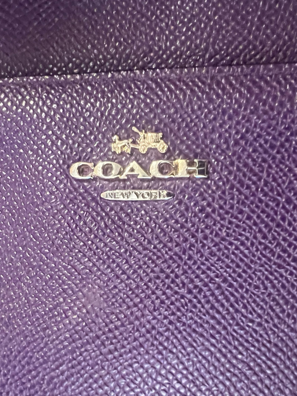 🦄 Coach Purple Pebbled Leather Large Zip Wristlet | Stunning Rich Plum | EUC - Picture 4 of 16